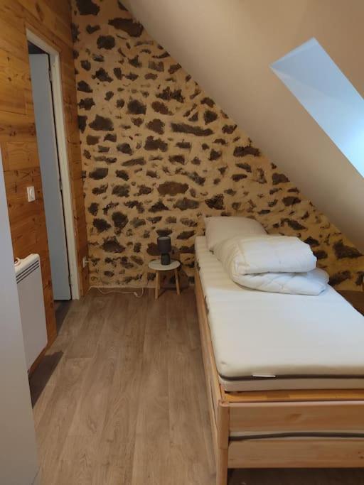 Holiday home De Caractere Au Coeur De La Chaine Des Puys Ceyssat
